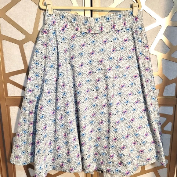 NWOT CURVY KITTEN Mod Starbust Circle Skirt - Picture 1 of 9